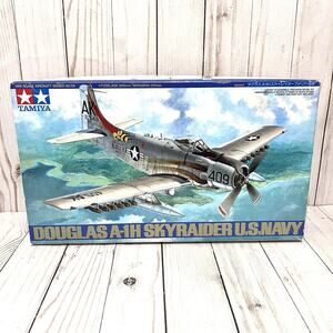 Tamiya 61058 Douglas A-1H Skyraider US Navy 1/48 Open Box